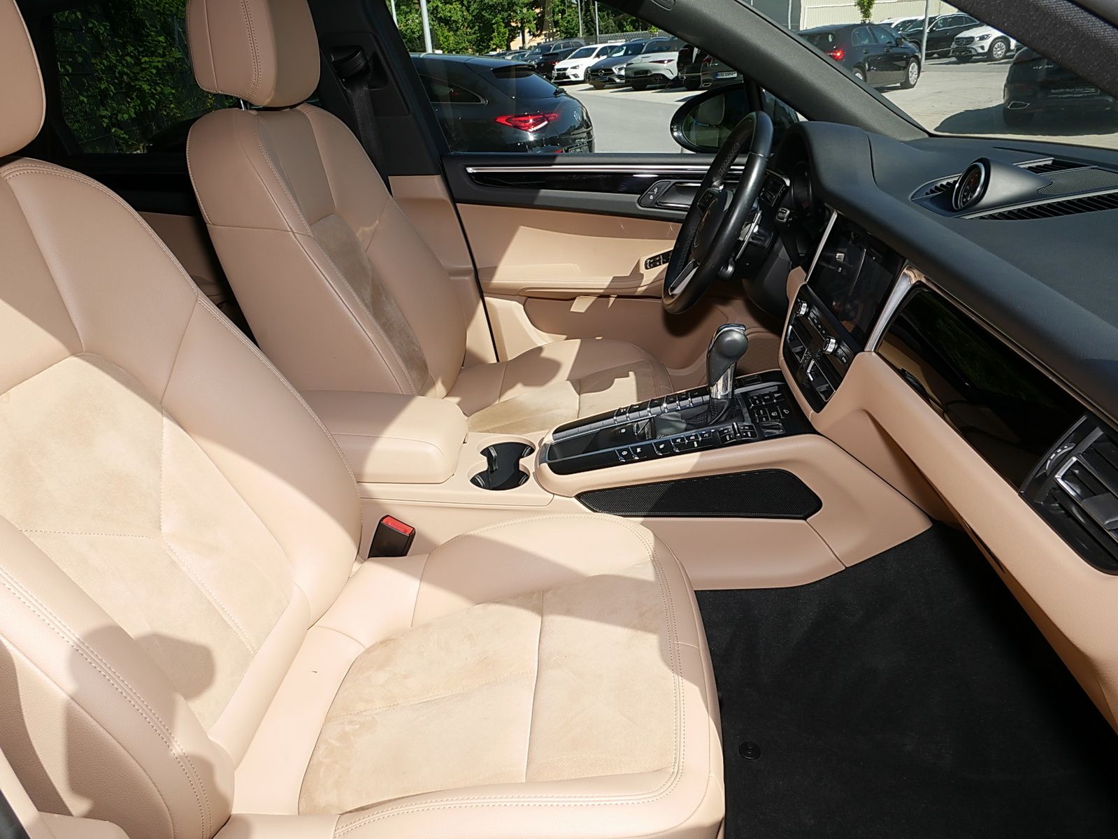 Porsche Macan S - Samsaru's Car Outlet