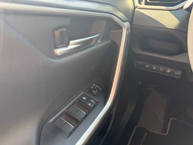 Toyota RAV4 Hybrid Black Edition - Samsaru's Car Outlet