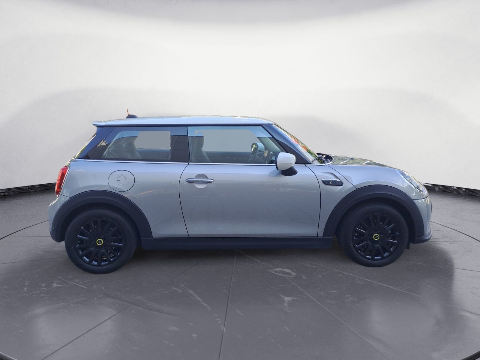MINI Cooper SE Classic - Samsaru's Car Outlet
