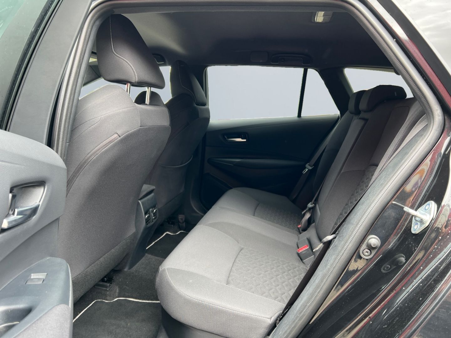 Toyota Corolla 2.0 Hybrid TS - Samsaru's Car Outlet