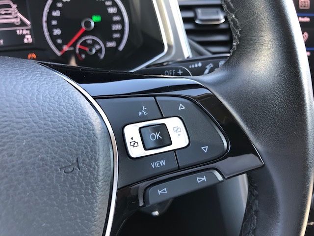 Volkswagen T-Roc Style - Samsaru's Car Outlet