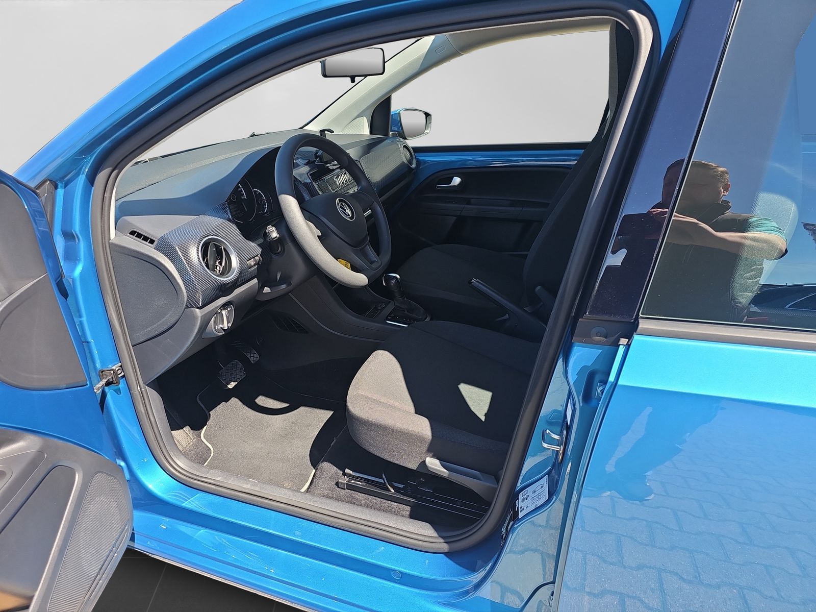 Volkswagen up! e-Up! - Samsaru's Car Outlet
