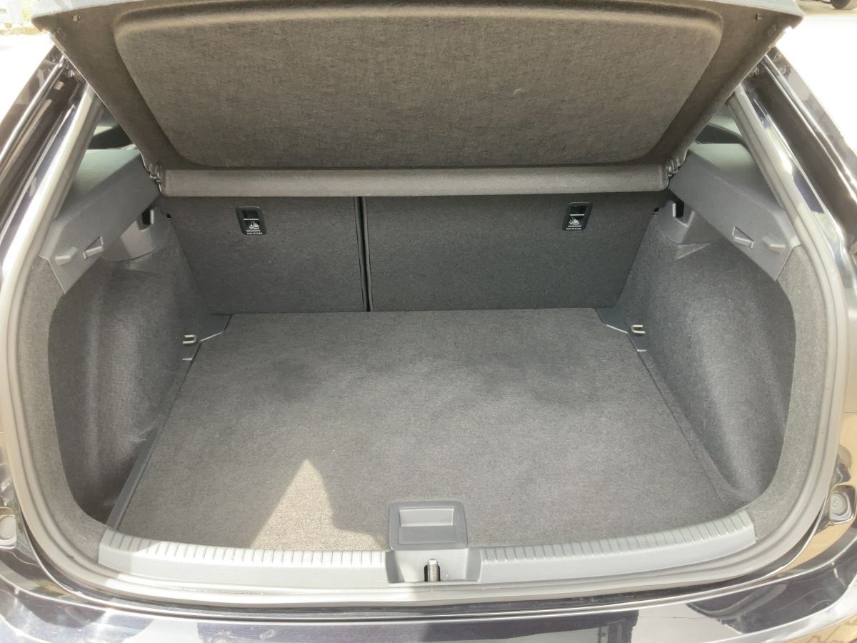 Volkswagen Taigo 1.5 TSI DSG R-LINE - Samsaru's Car Outlet