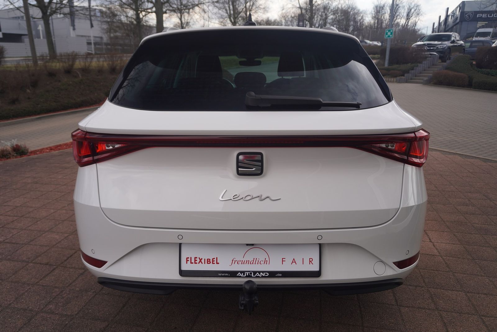 Seat Leon ST 2.0 TDI DSG LED Navi ACC DAB AHK Kamera