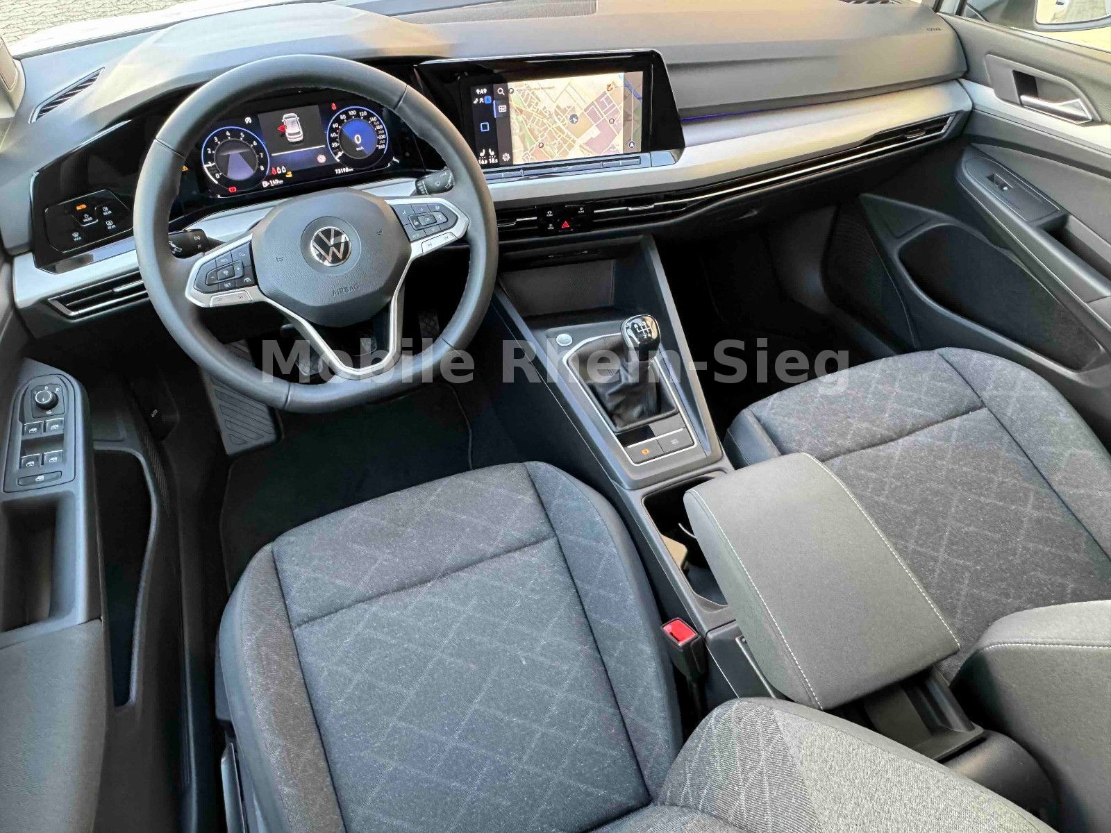 Volkswagen Golf VIII Lim. Life - Samsaru's Car Outlet