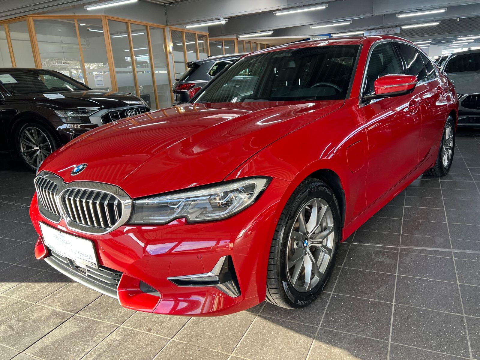 BMW 330 e Lim. Luxury Line 3D+HuD+Laser+Dashcam uvm.