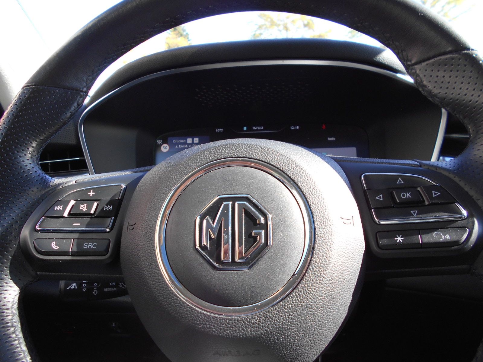 MG Marvel R Luxury