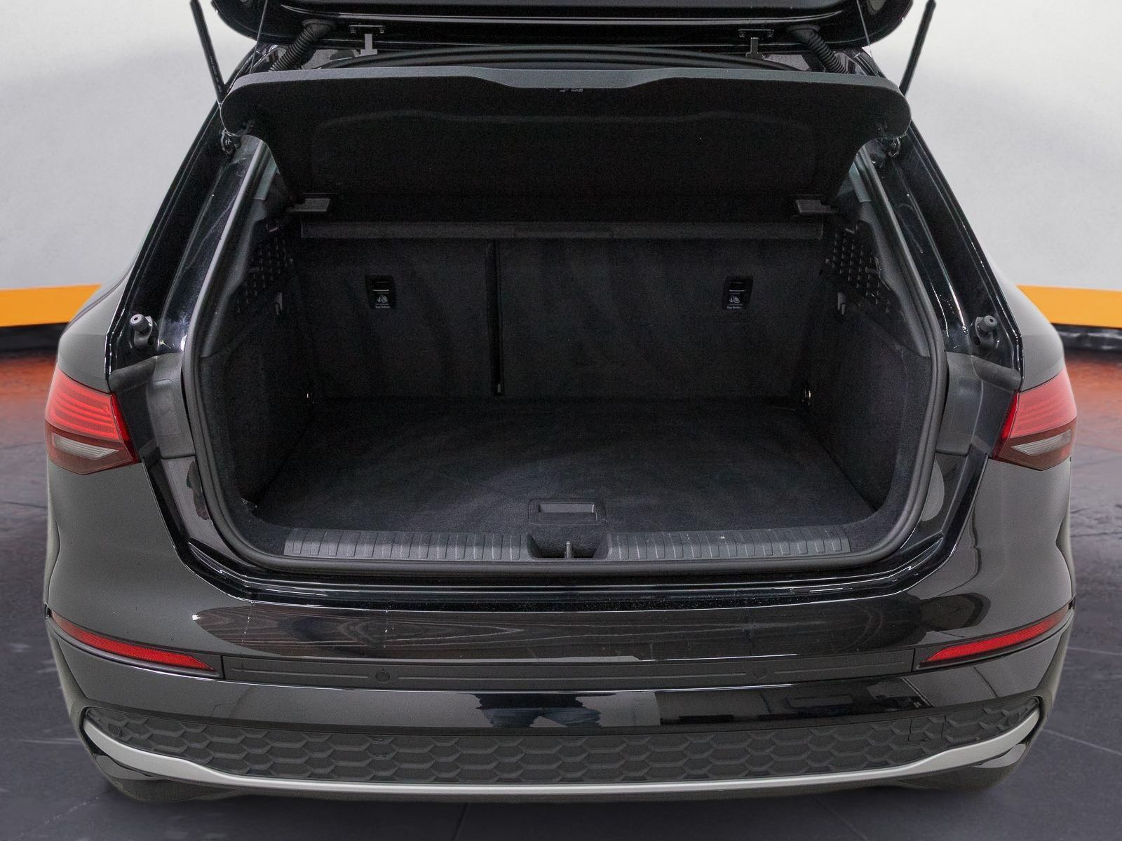 Audi A3 Sportback 35 TDI ADVANCED - Samsaru's Car Outlet