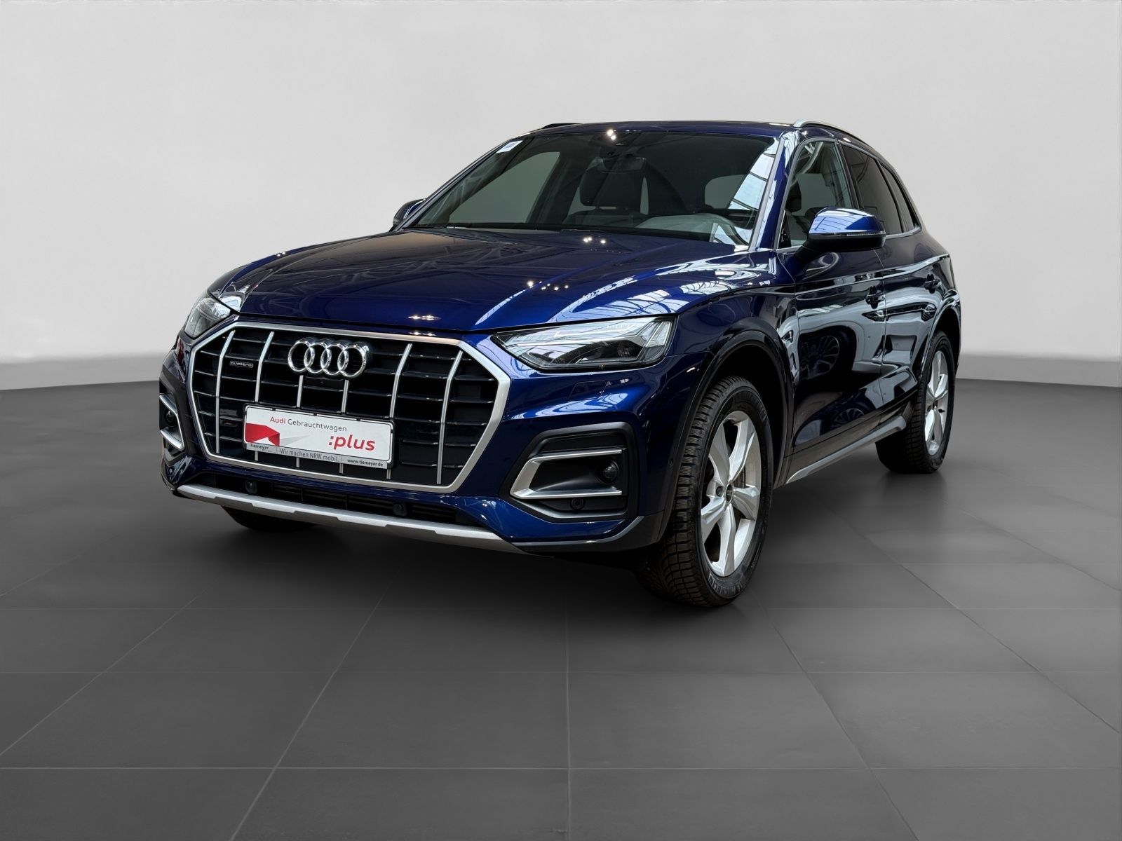Audi Q5 45 TFSI Q S LINE - Samsaru's Car Outlet