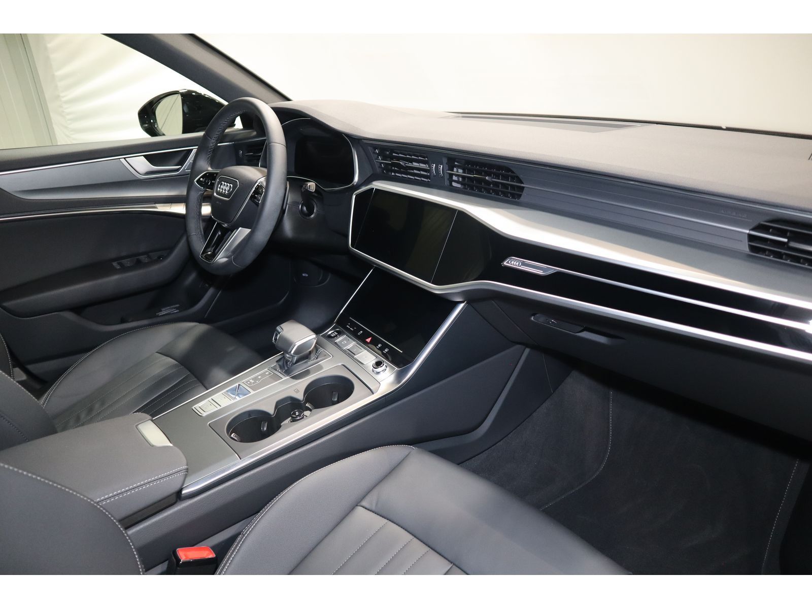 Audi A6 Avant 40 TDI advanced - Samsaru's Car Outlet