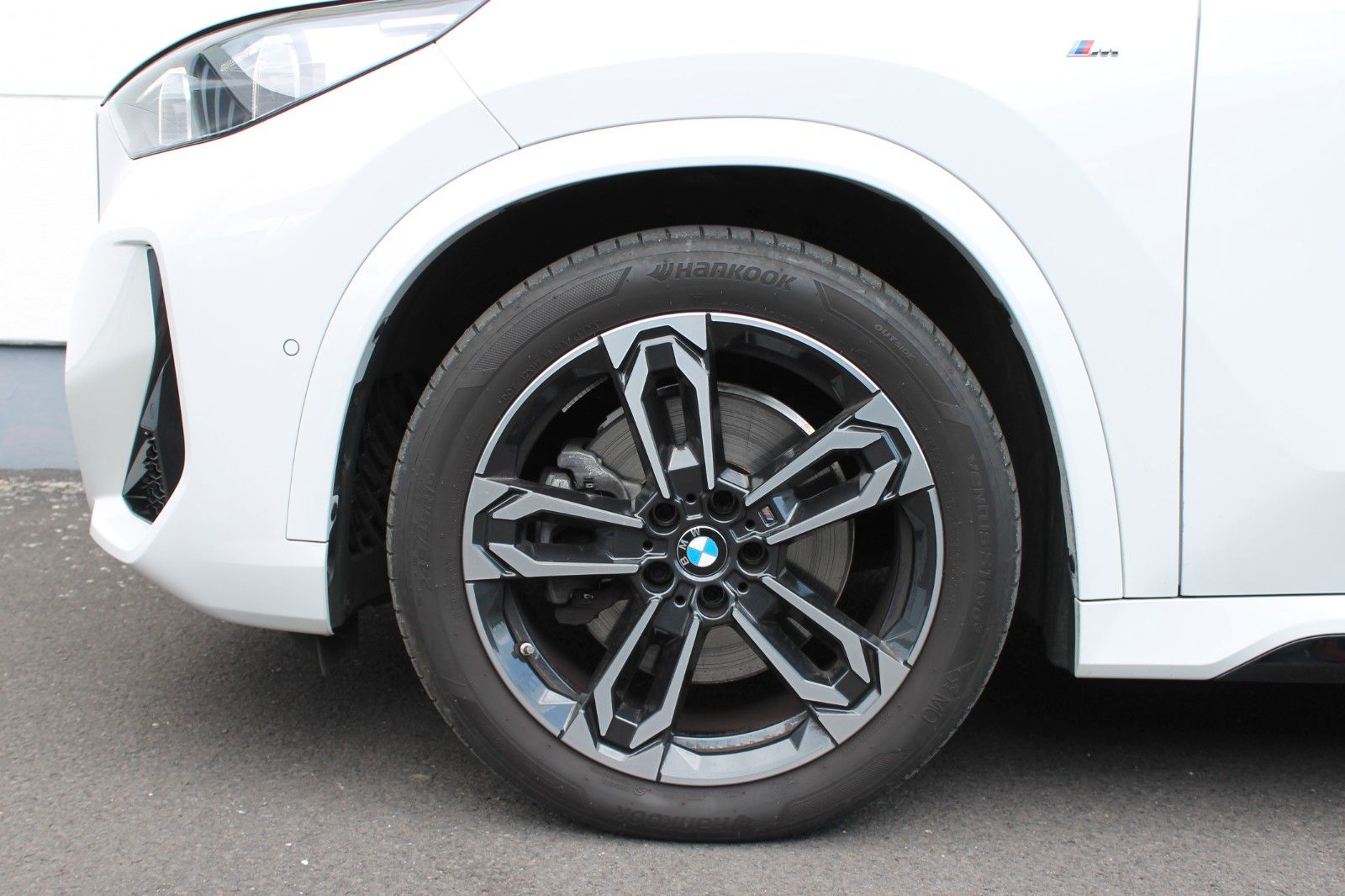 BMW X1 xDrive 23i M-Sport - Samsaru's Car Outlet