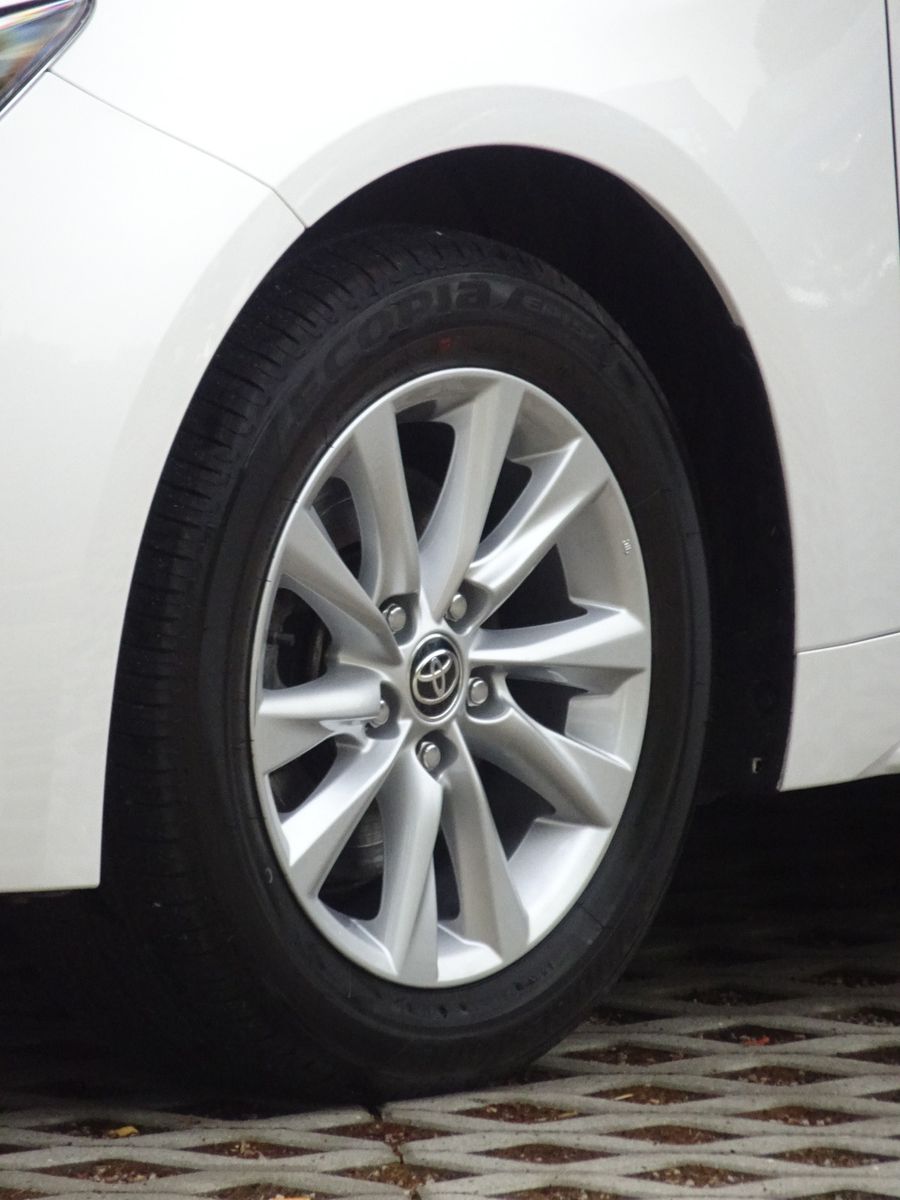 Toyota Corolla Touring Sports 2.0 Hybrid Business - Samsaru's Car Outlet