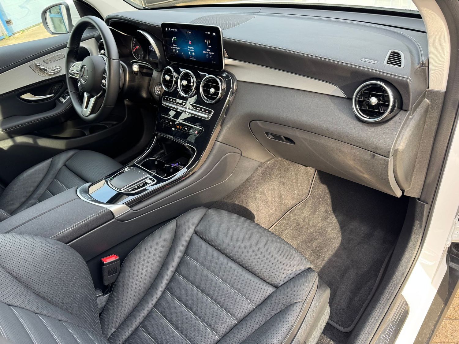 Mercedes-Benz GLC 220 d 4M Leder+Sitzbelüftung+8FachBereift+AC