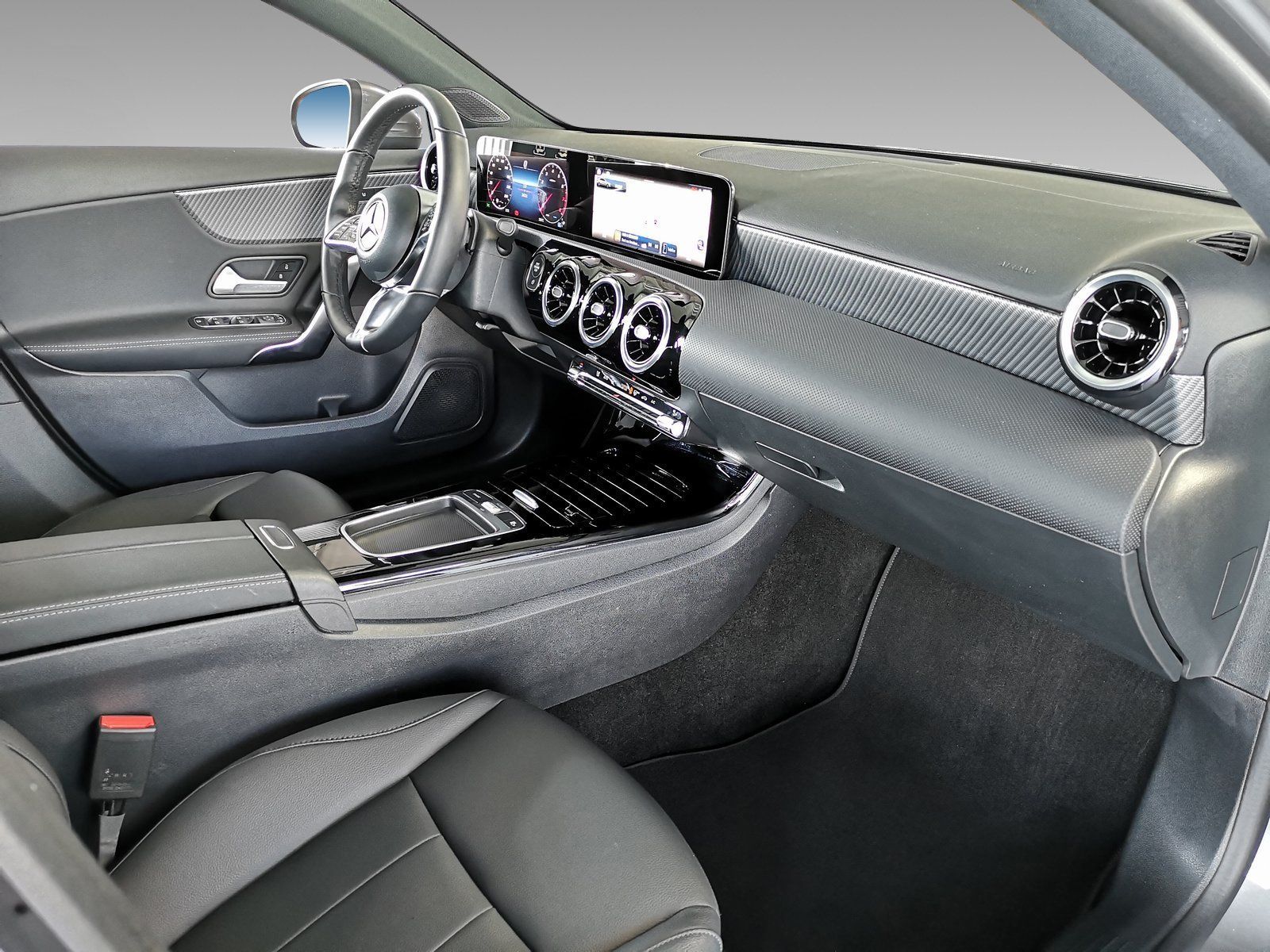 Mercedes-Benz A 180 Progressive LINE - Samsaru's Car Outlet