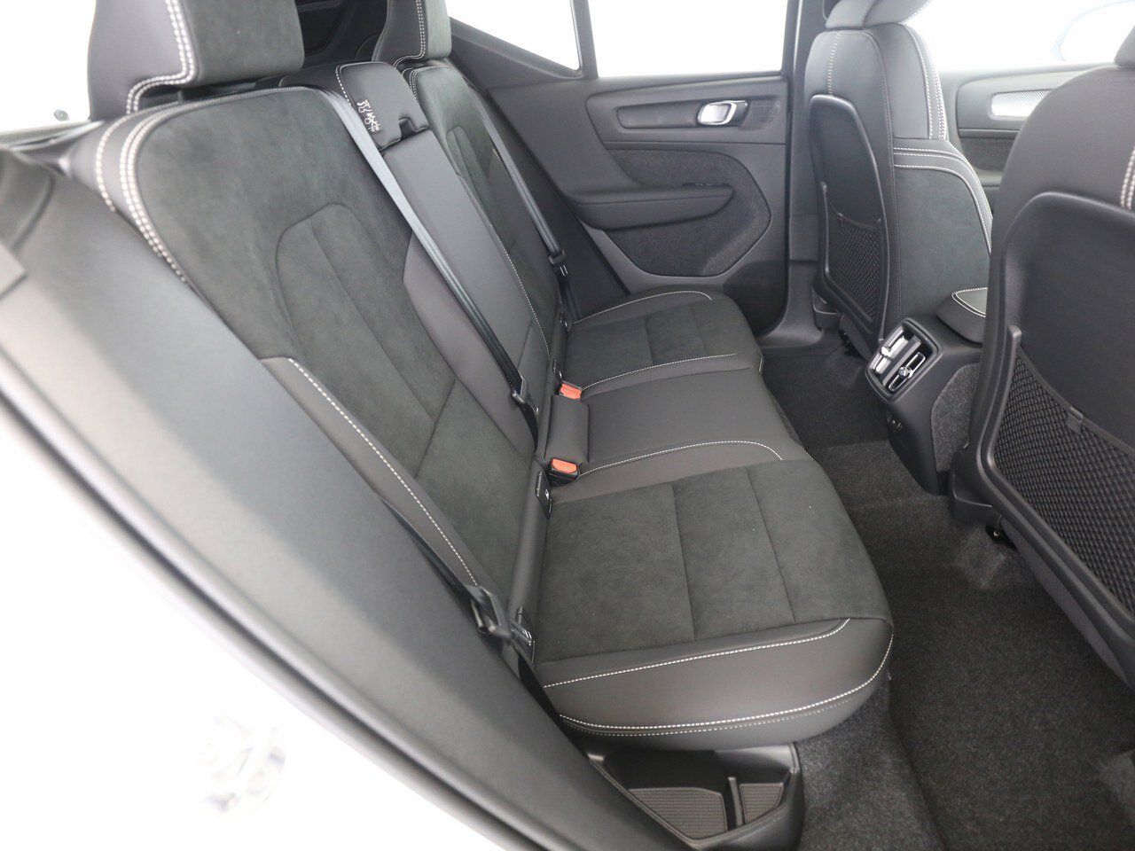 Volvo XC40 B4 Autom. Ultra Dark - Samsaru's Car Outlet