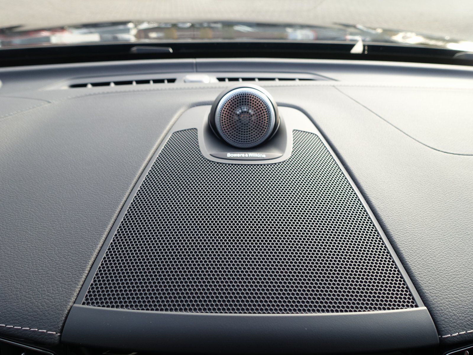 Volvo XC60 Black Edition Ultra T8 AWD/Massage/B&W/AHK