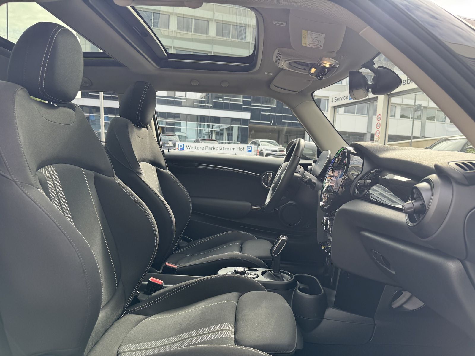 MINI Cooper SE - Samsaru's Car Outlet
