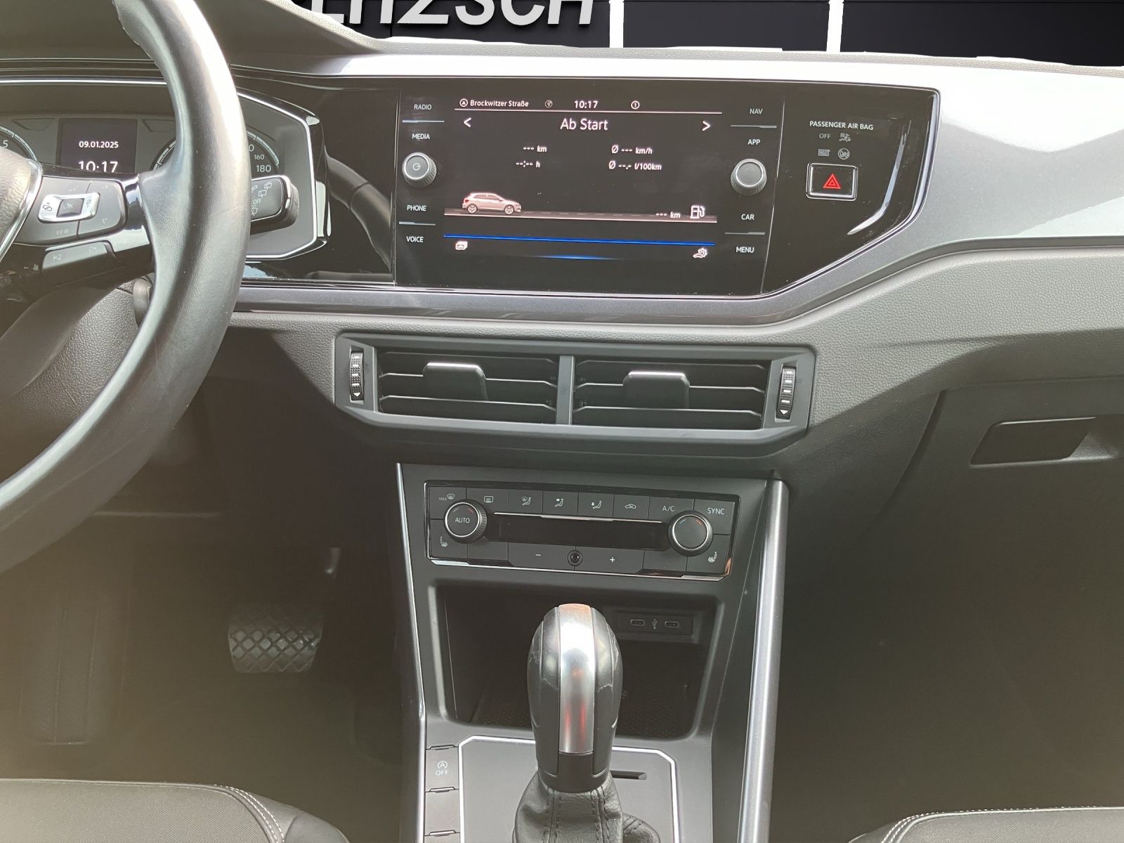 Volkswagen Polo TSI Highline DSG - Samsaru's Car Outlet