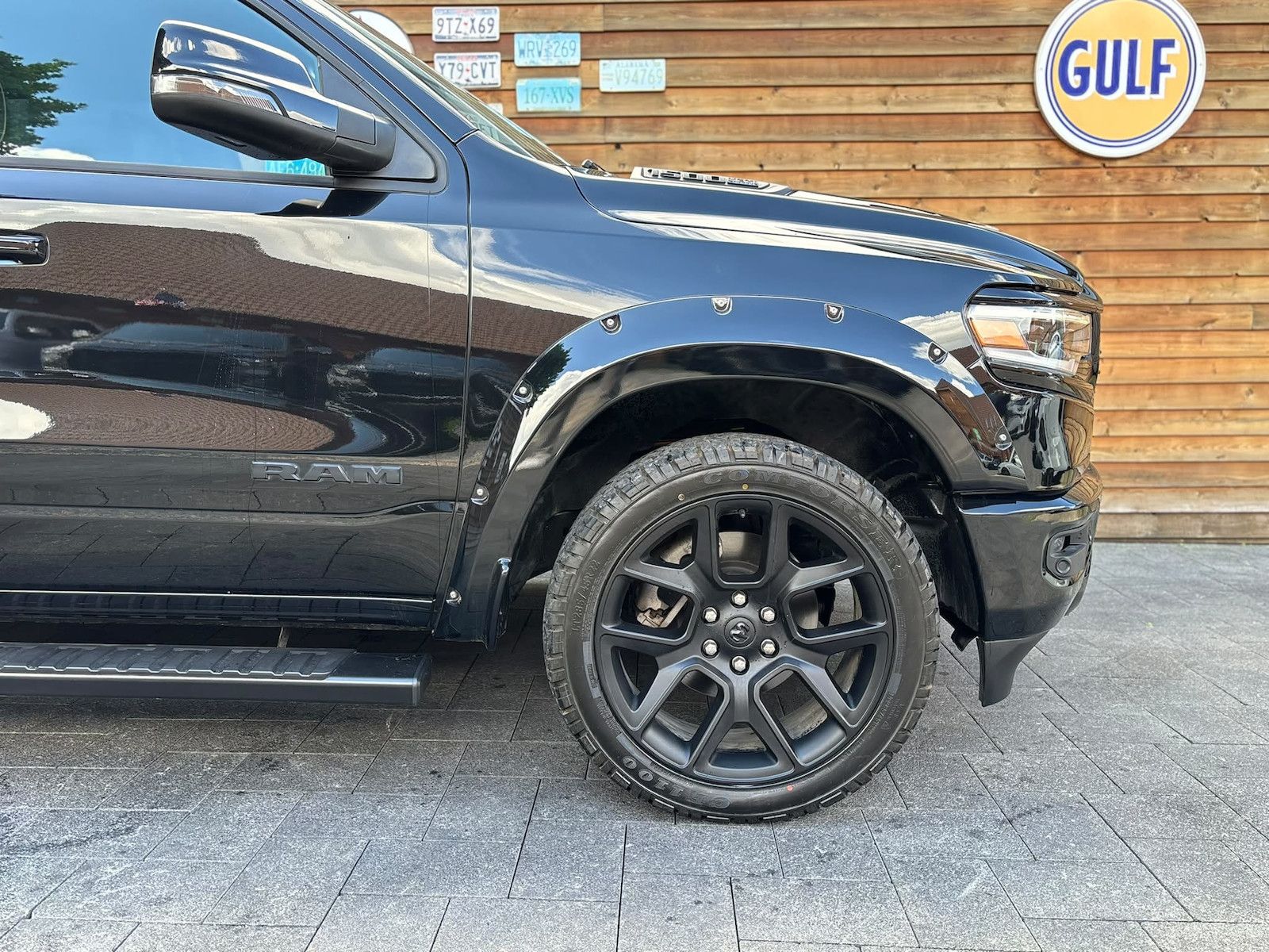 Dodge RAM 1500 Laramie Night Rambox 360° Alpine LPG