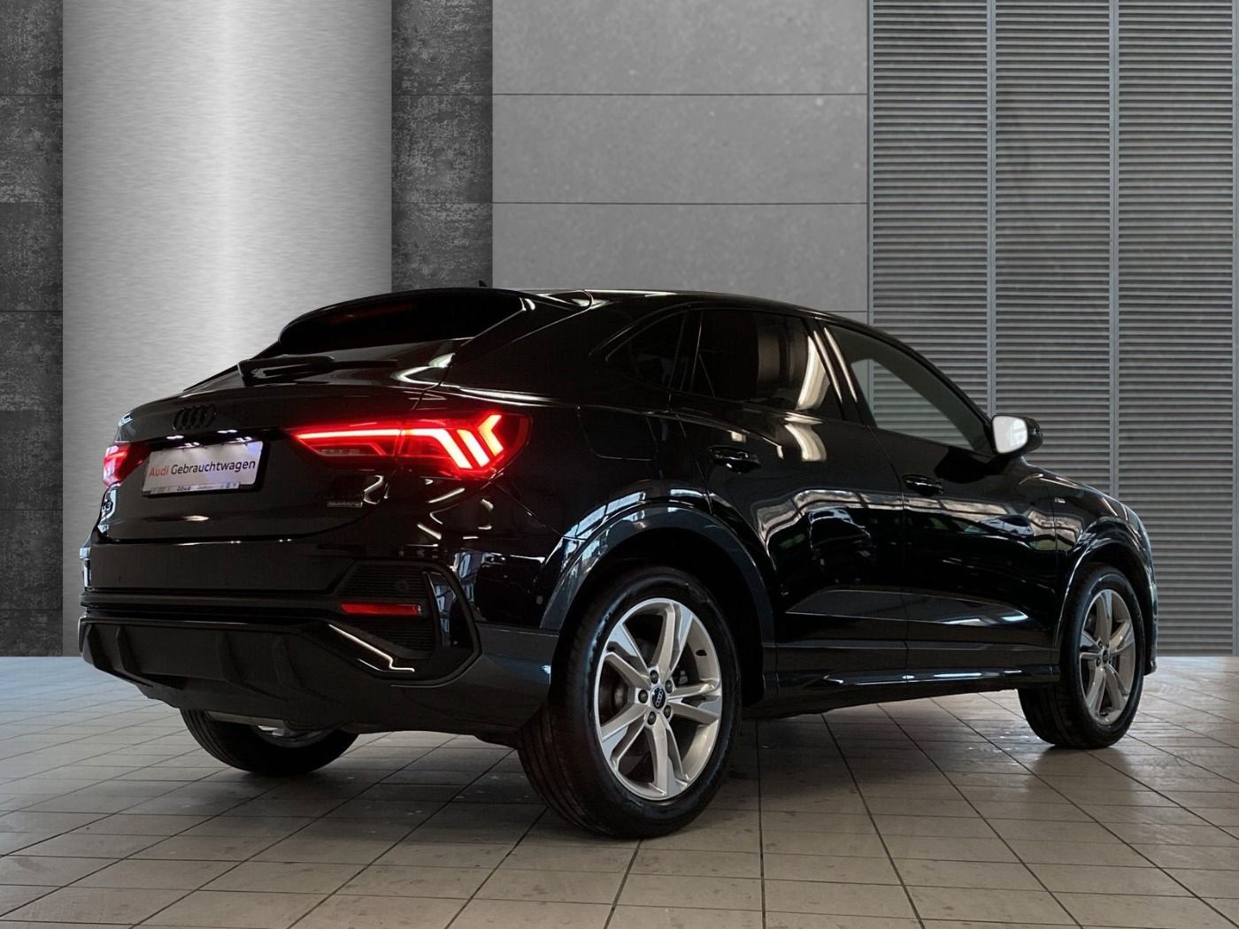 Audi Q3 Sportback S line - Samsaru's Car Outlet
