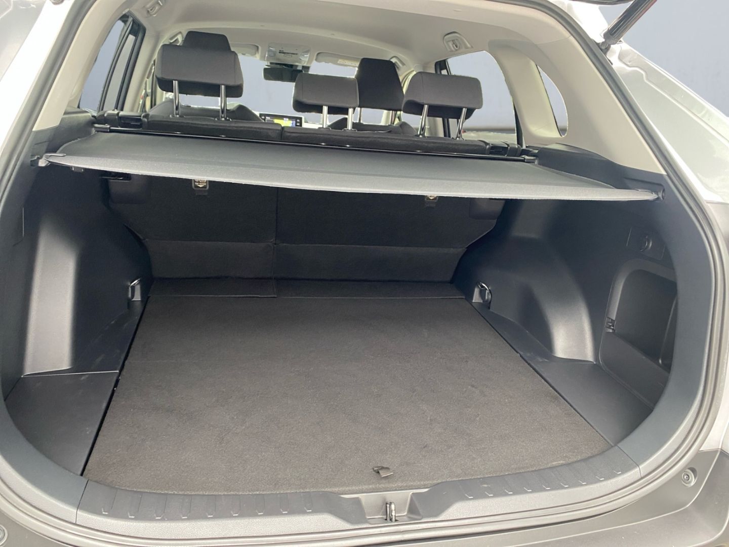 Toyota RAV 4 2.5 4x4 Hybrid - Samsaru's Car Outlet