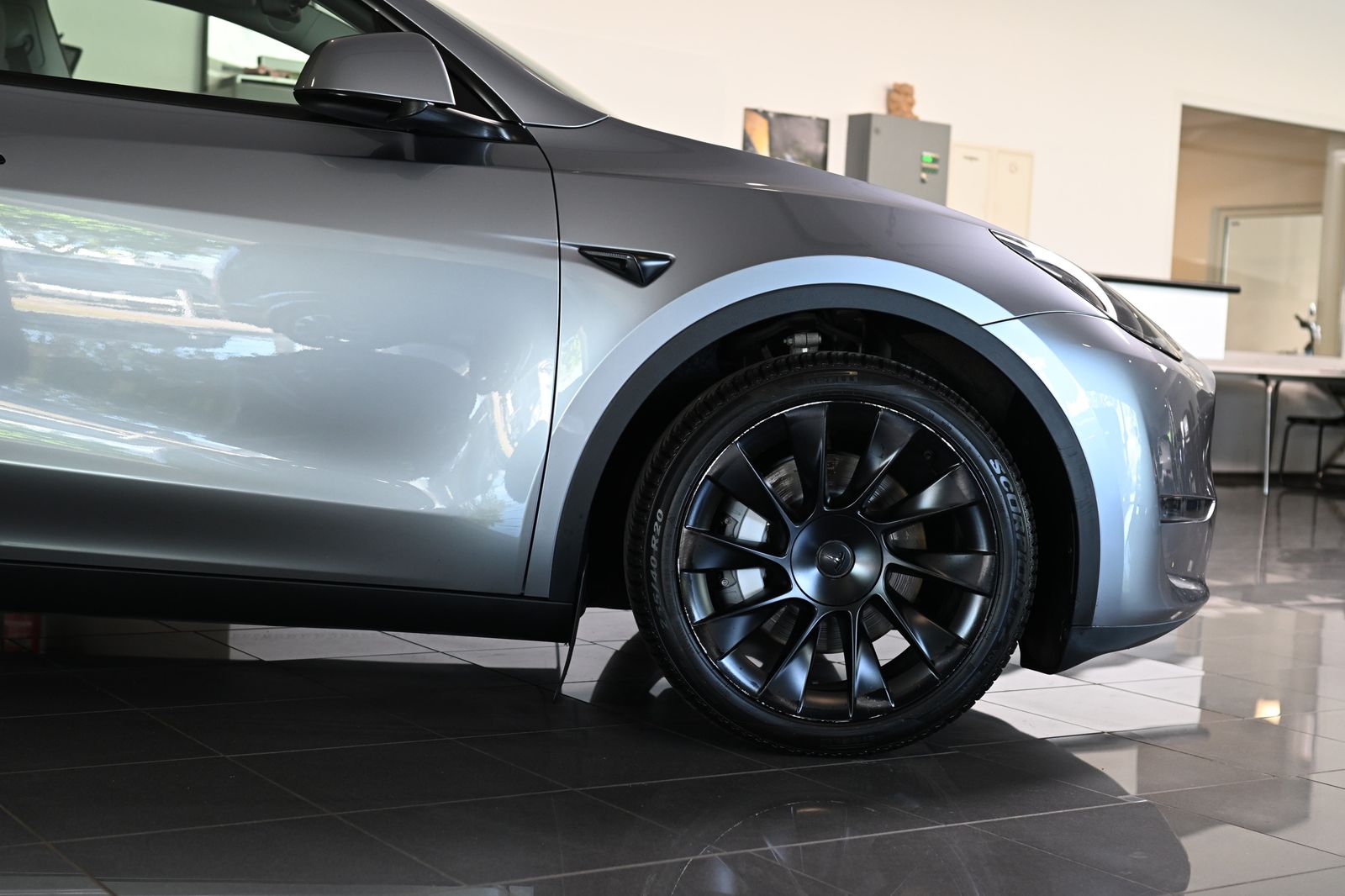Tesla Model Y Long Range Dual AWD Pano ACC 20"
