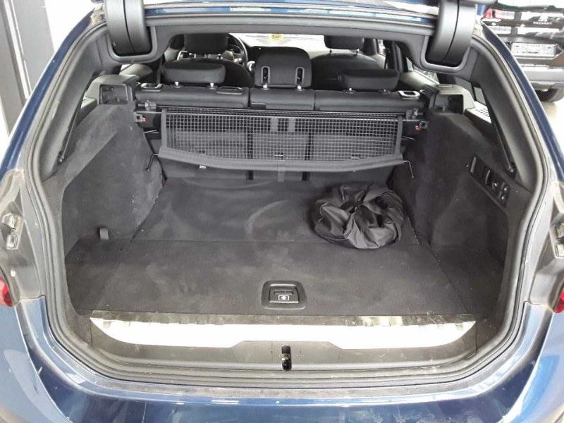 BMW 330 e Touring Advantage - Samsaru's Car Outlet