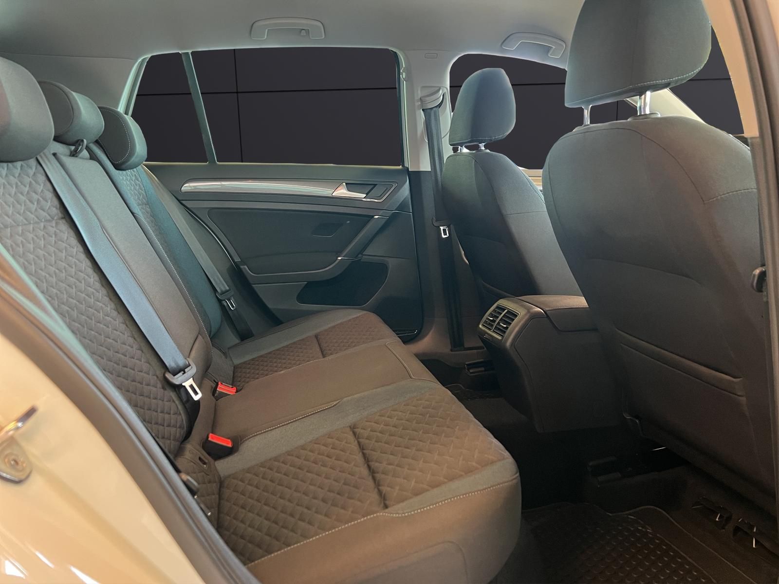Volkswagen Golf VIII IQ.DRIVE - Samsaru's Car Outlet
