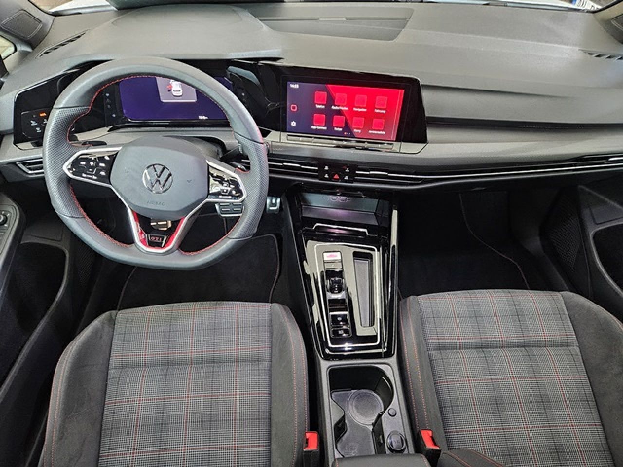 Volkswagen Golf 2.0 TSI GTI DSG BlackStyle - Samsaru's Car Outlet