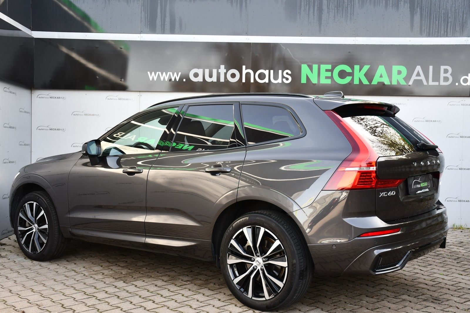 Volvo XC60 Ultimate Dark AWD*AHK*Head-Up*360°Kamera*Pa