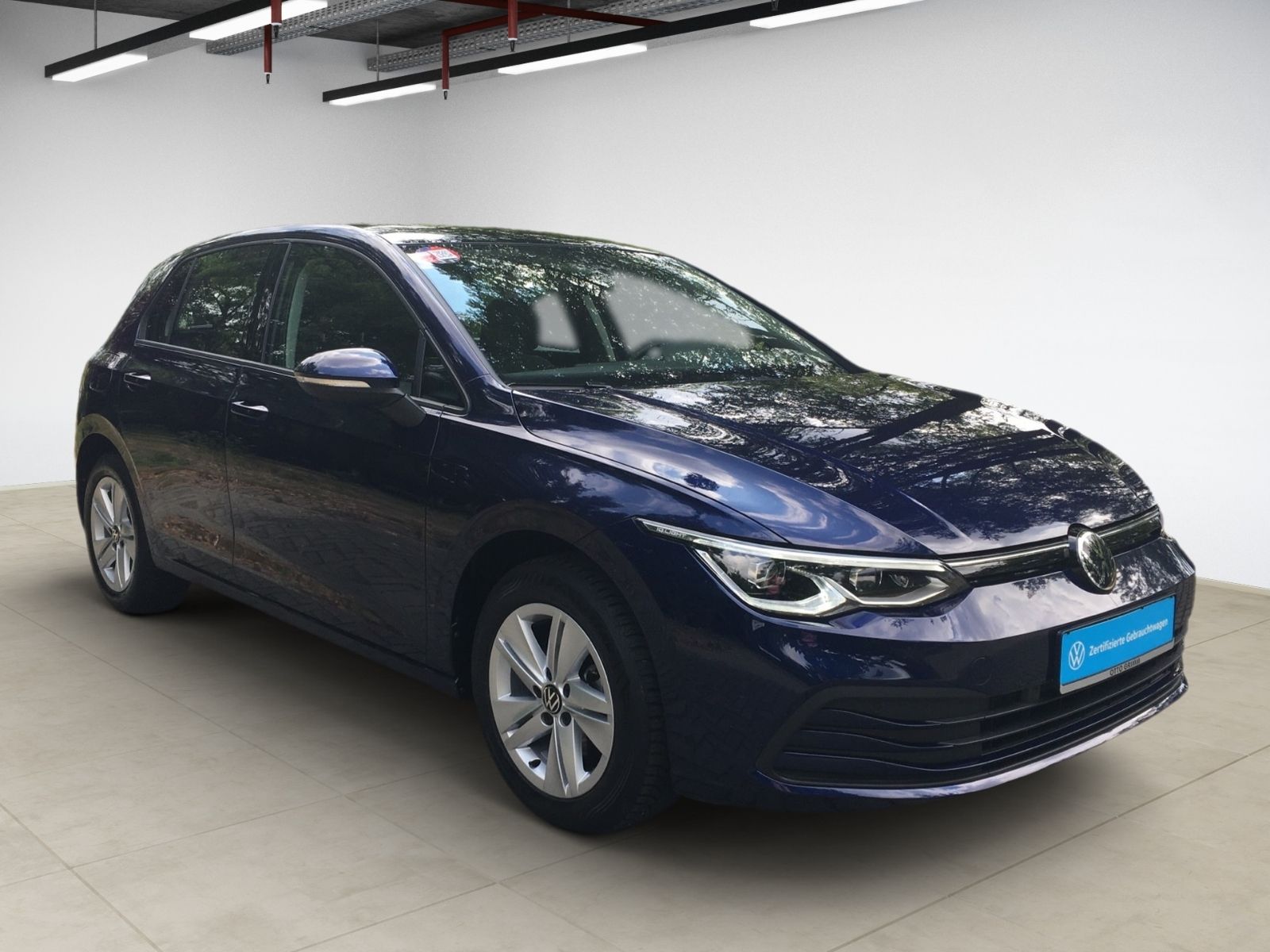 Volkswagen Golf VIII 1.5 TSI Life - Samsaru's Car Outlet