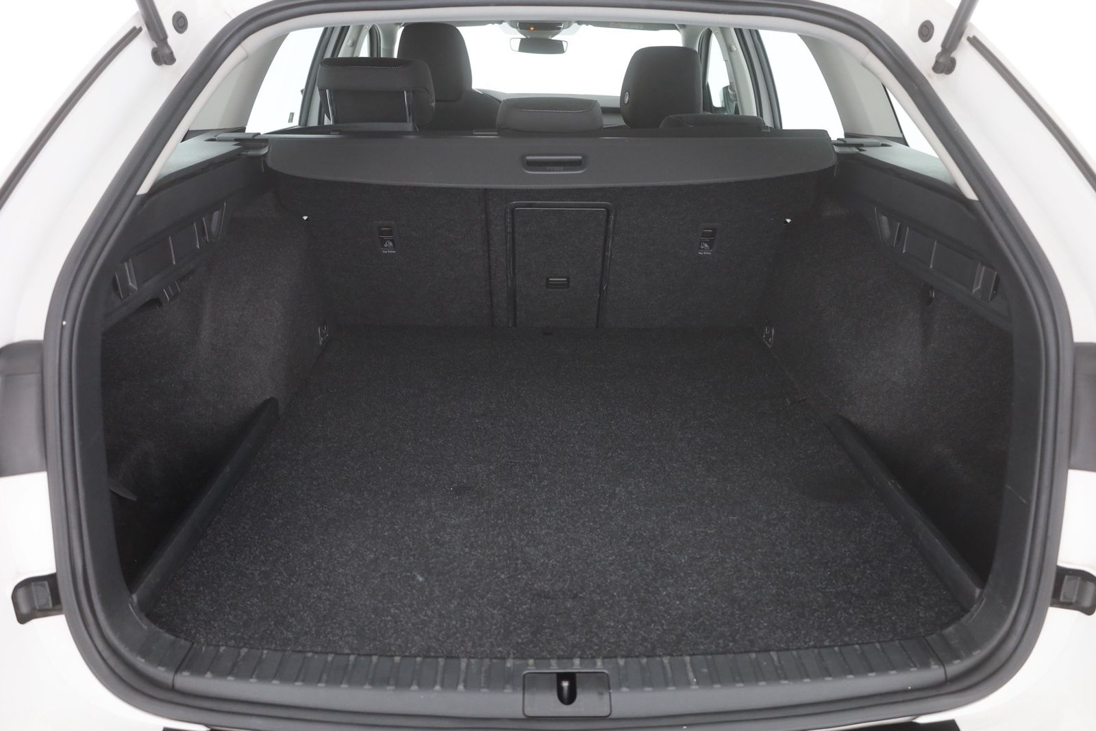 Skoda Octavia Combi 1.4 TSI iV Ambition - Samsaru's Car Outlet