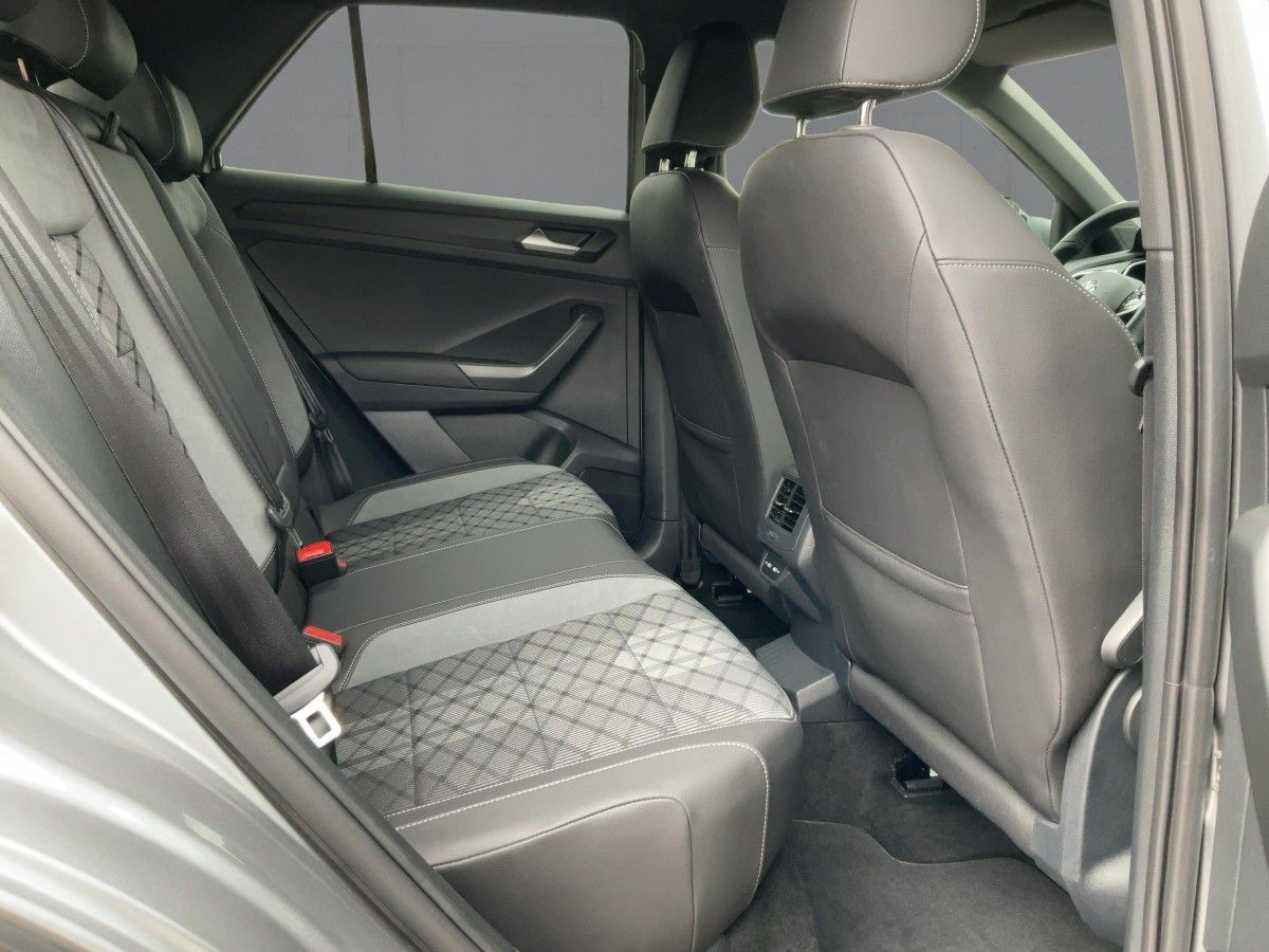 Volkswagen T-Roc 1.5 TSI DSG R-LINE - Samsaru's Car Outlet