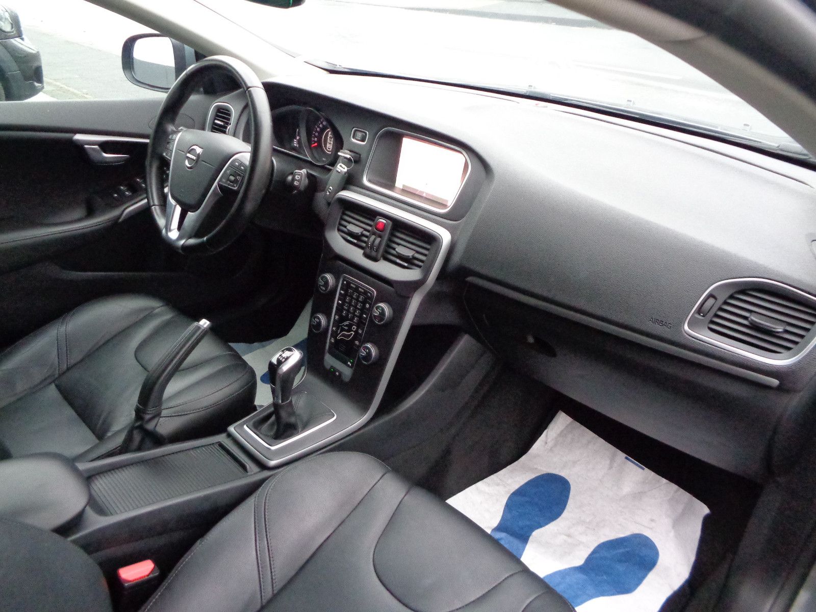 Volvo V40 Black Edition 2.0 D2 Momentum 2.HD*LED*NAVI