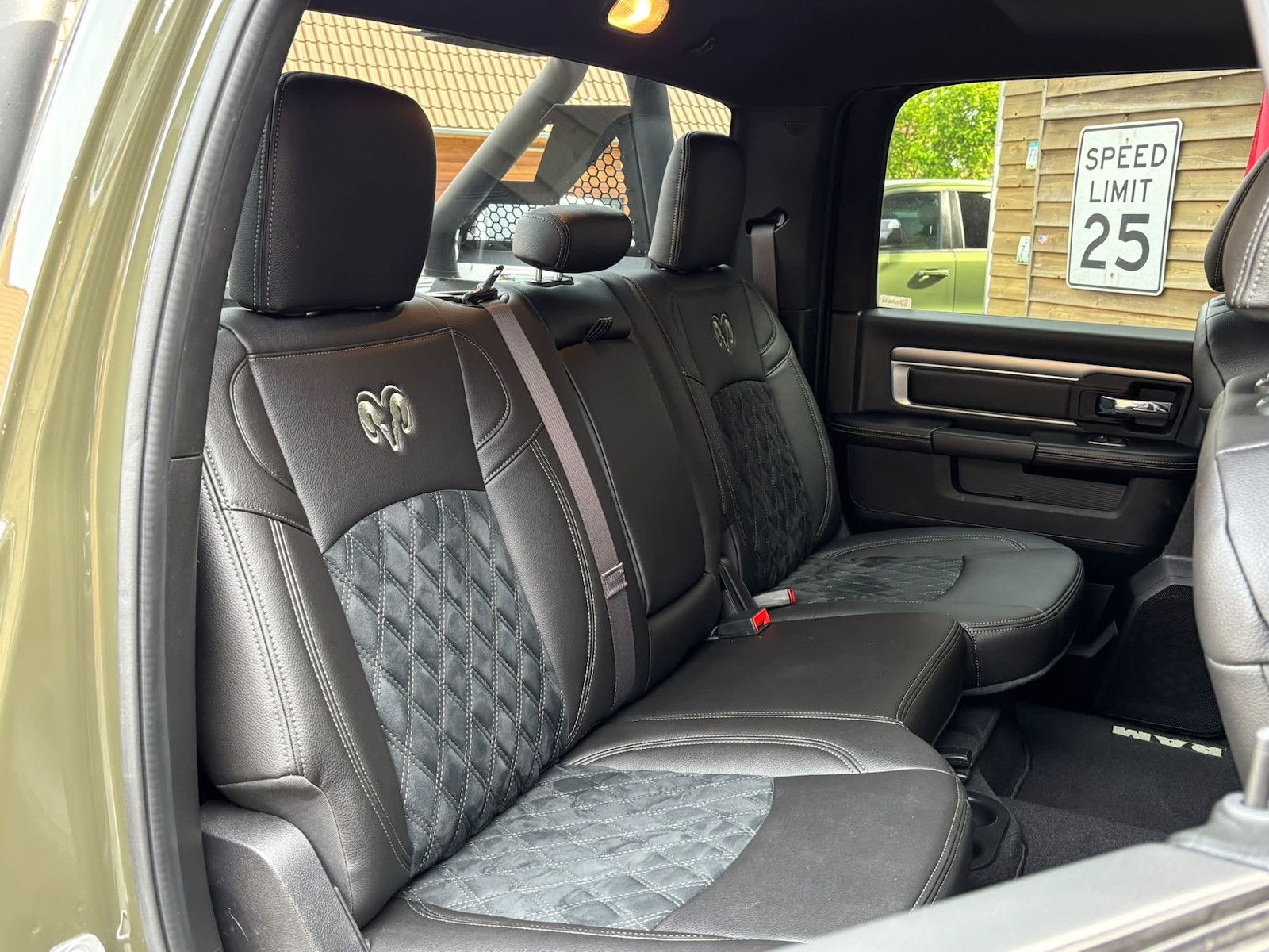 Dodge RAM 1500 5,7L Warlock 4x4 LEDER AHK LED