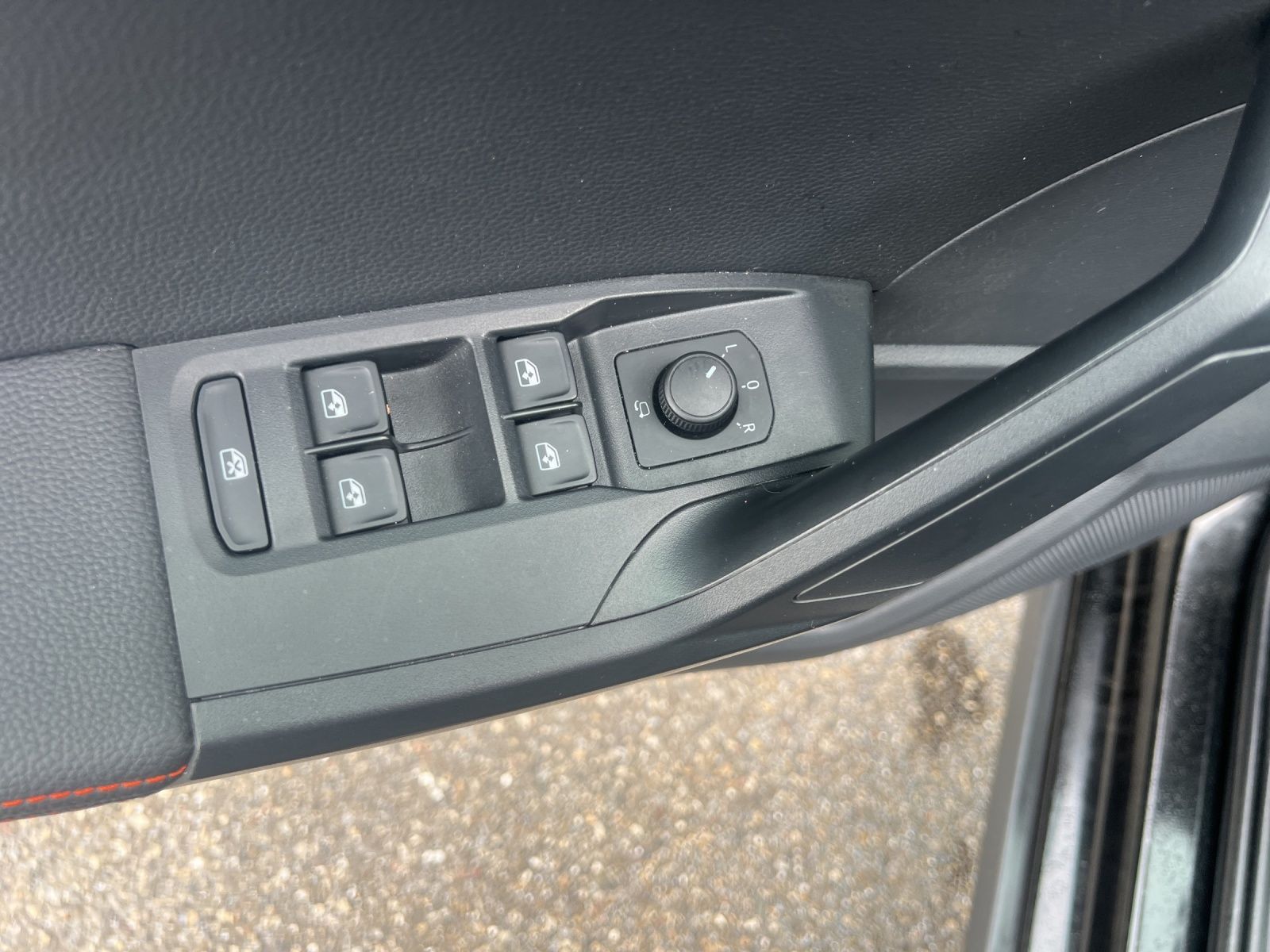 Seat Arona 1.5 TSI DSG FR NAVI AHK GJR ACC SITZH