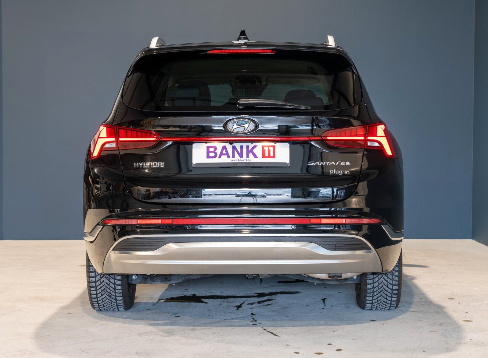 Hyundai Santa Fe Signature Plug-In Hybrid 4WD - Samsaru's Car Outlet