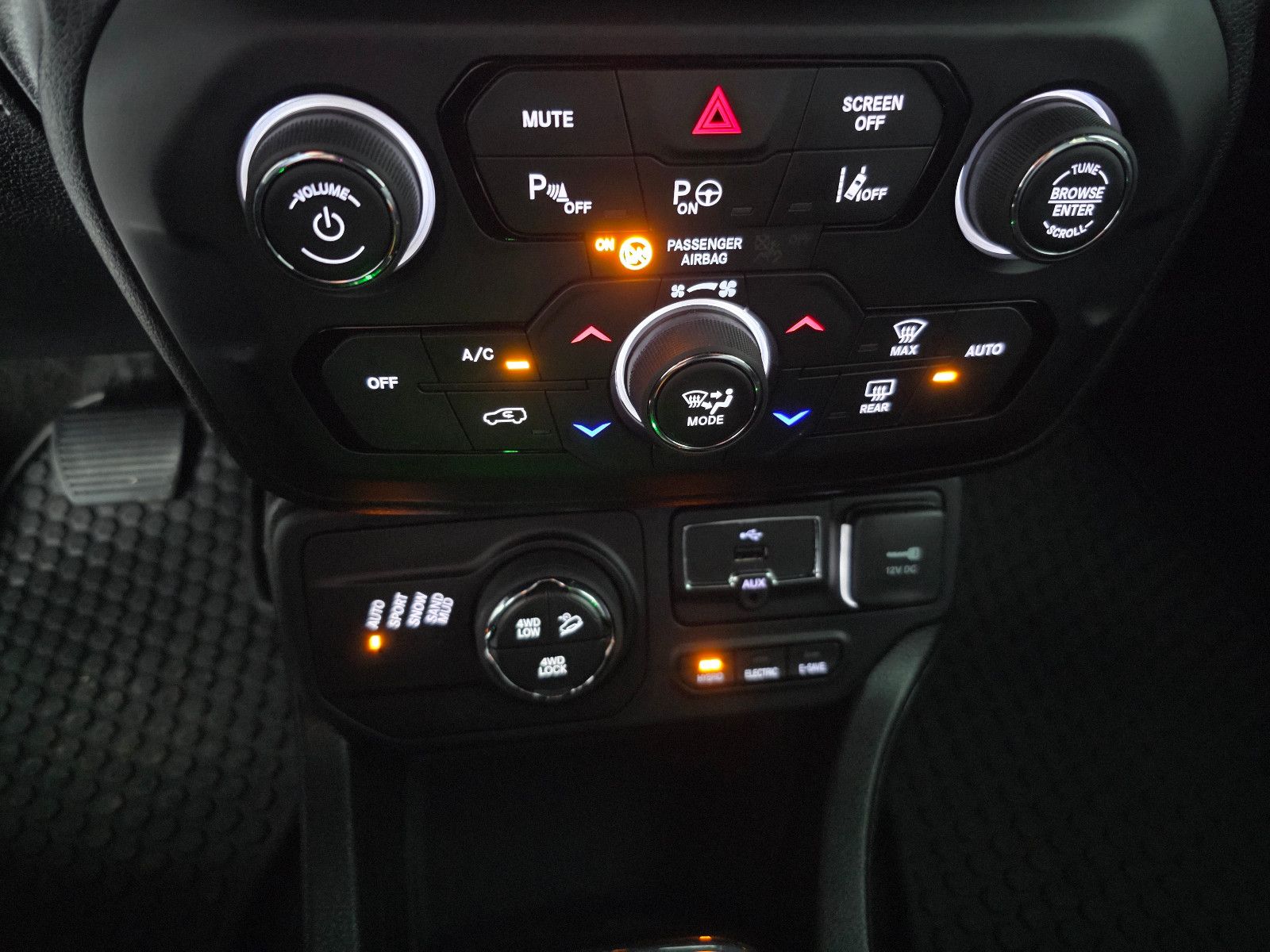Jeep Renegade S Plug-In-Hybrid 4xe mit AHK