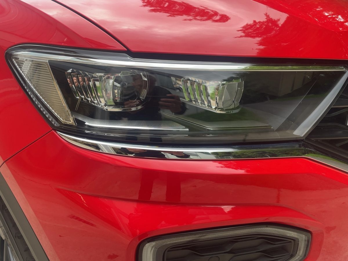 Volkswagen T-Roc 2.0 TDI DSG R-LINE - Samsaru's Car Outlet