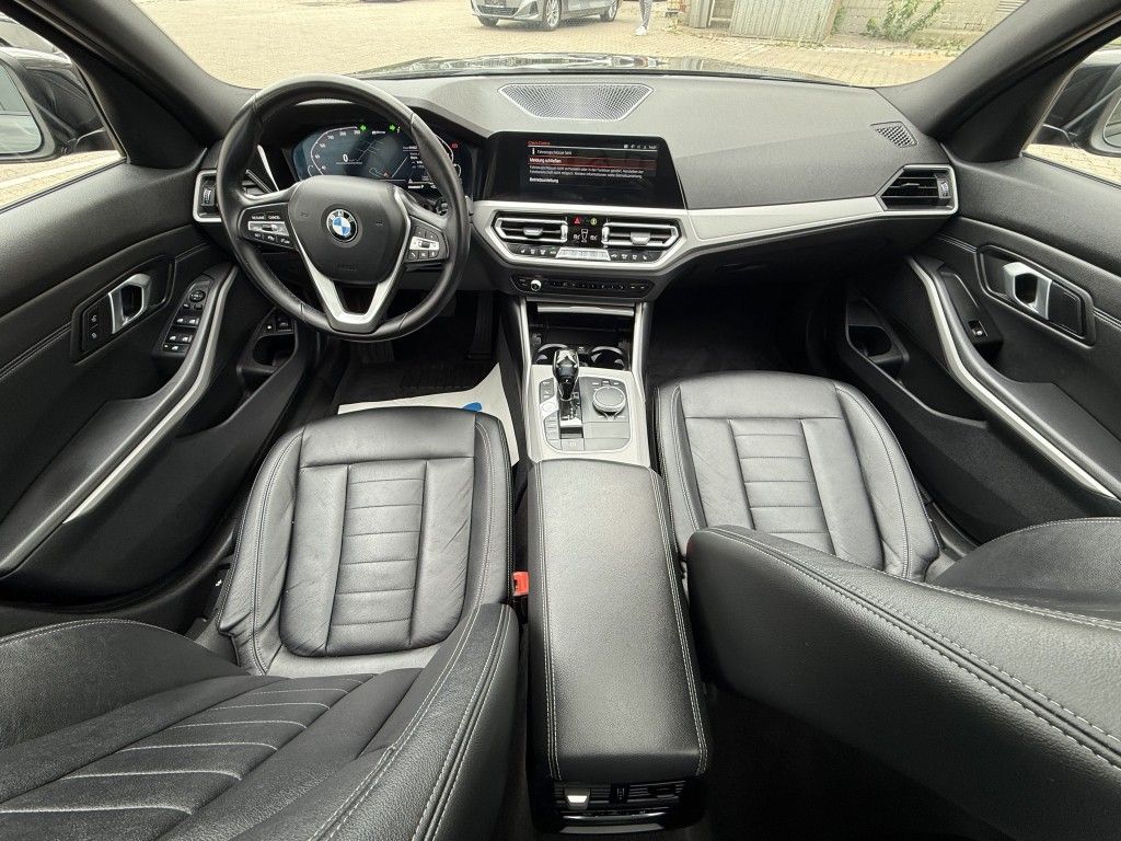 BMW 330 e Touring Aut. Advantage - Samsaru's Car Outlet