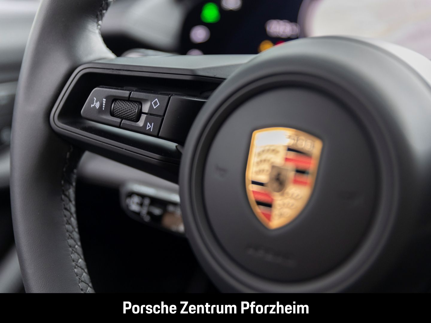 Porsche Taycan 4 Cross Turismo Head-Up HD-Matrix 21-Zoll