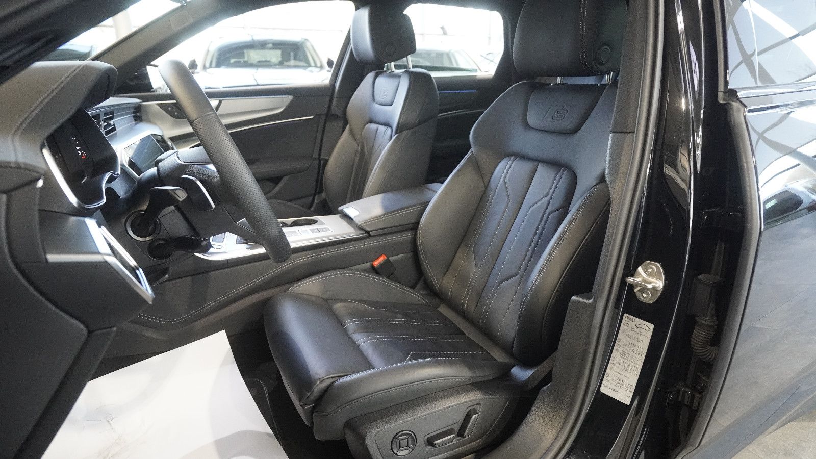 Audi A6 Avant 55 TFSI quattro S-LINE - Samsaru's Car Outlet