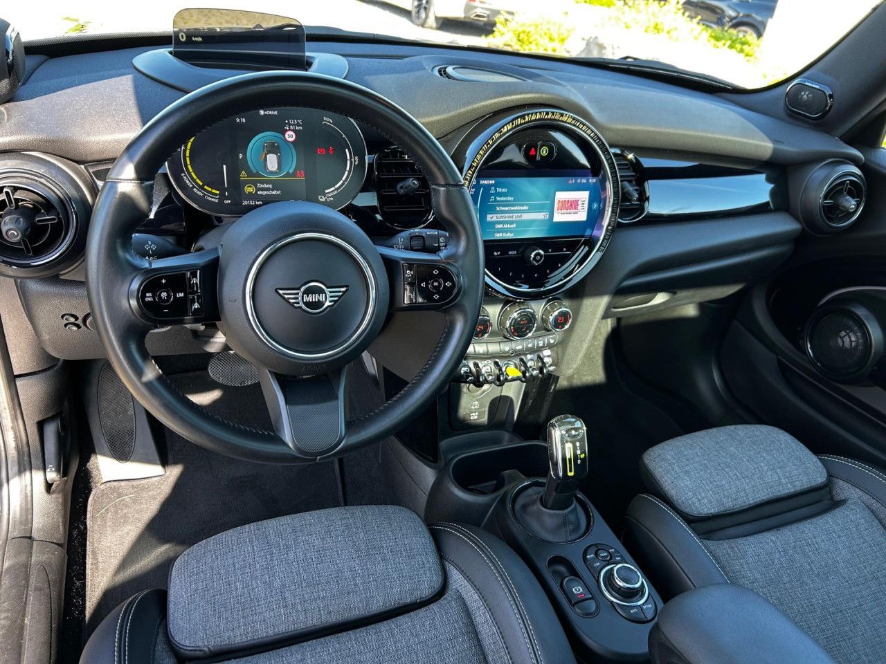 MINI Cooper SE Classic - Samsaru's Car Outlet