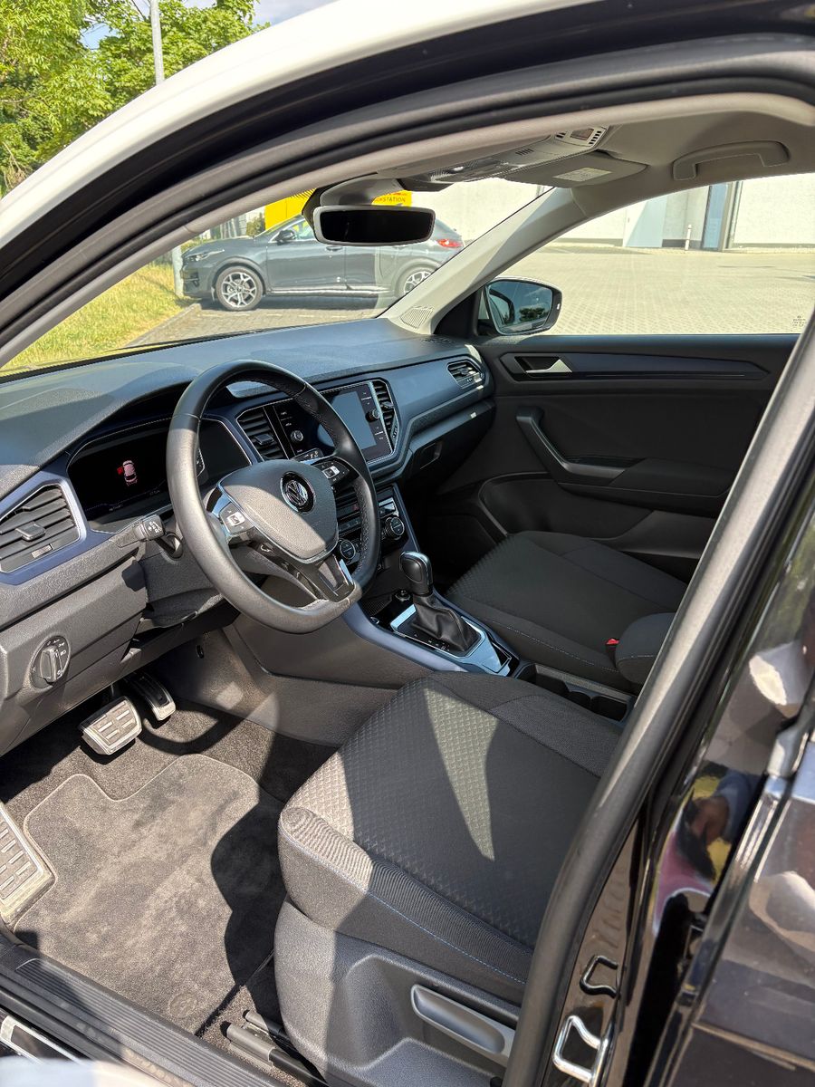 Volkswagen T-Roc - Samsaru's Car Outlet