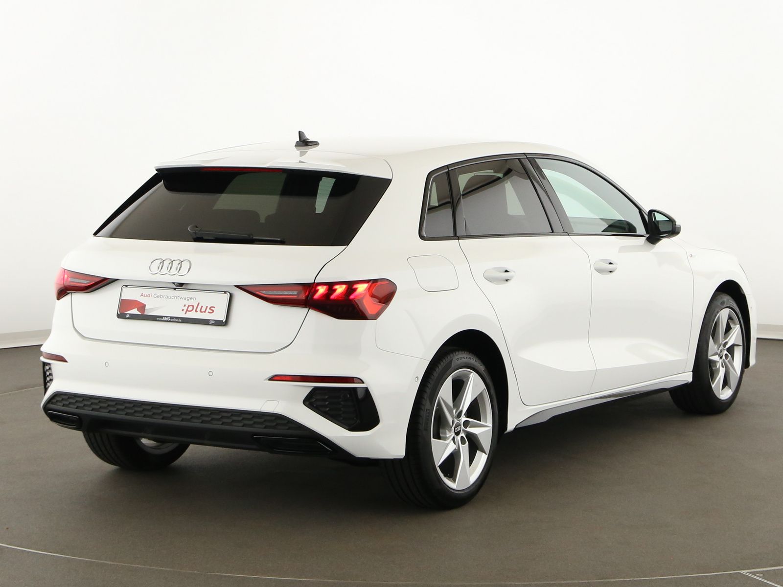 Audi A3 Sportback 40 TFSI e S line - Samsaru's Car Outlet