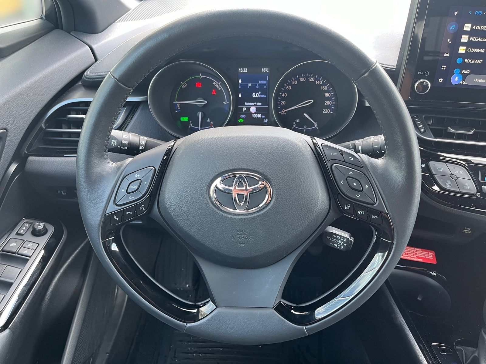 Toyota C-HR 2.0 Hybrid - Samsaru's Car Outlet