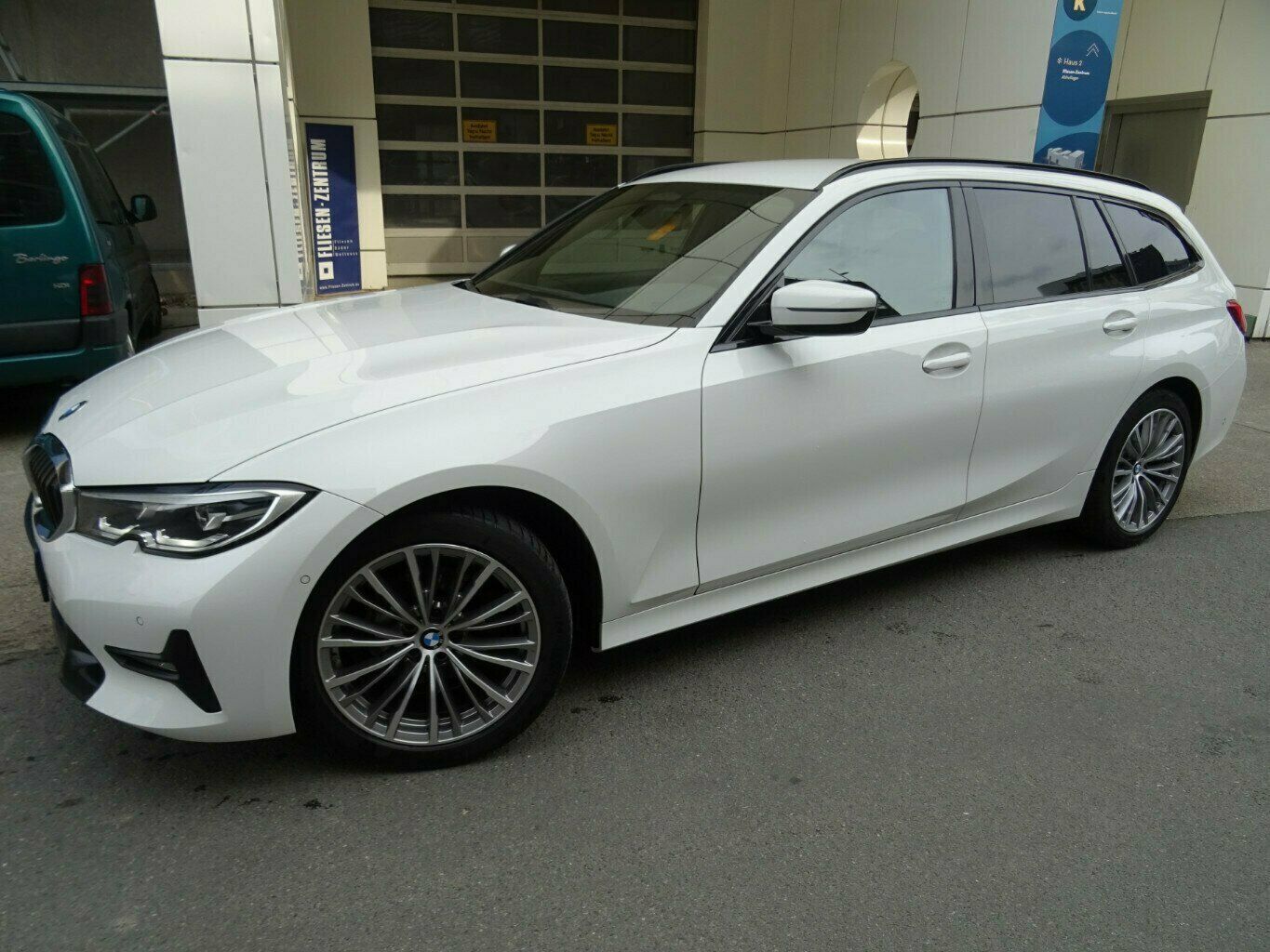 BMW 320D Sportline xDrive - Samsaru's Car Outlet
