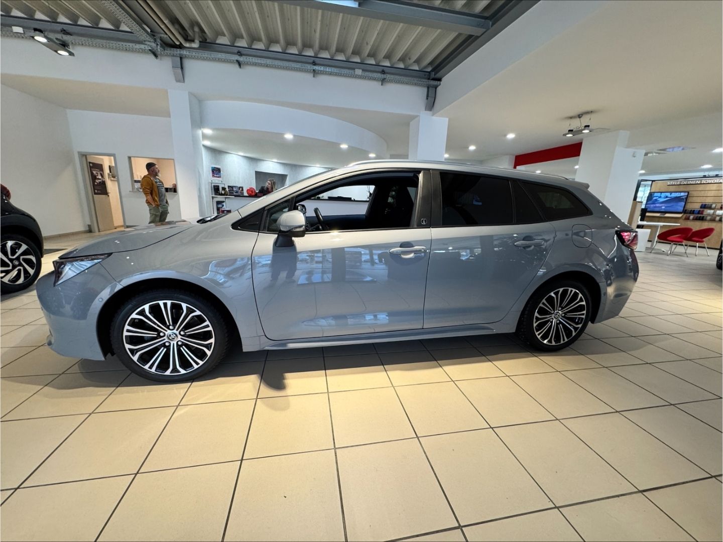 Toyota Corolla Touring Sports Hybrid Team D AppleCarPla