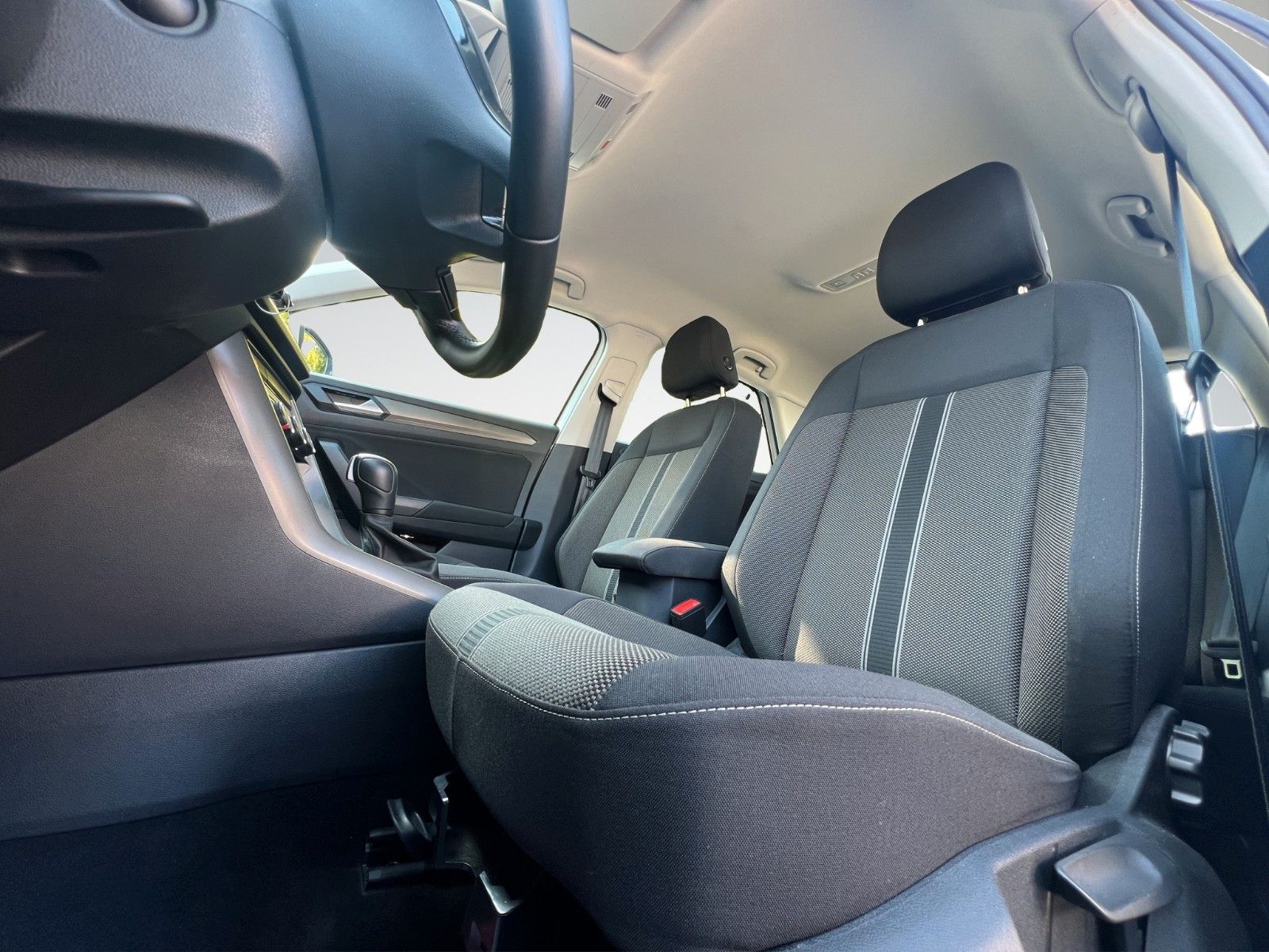Volkswagen T-Roc Style - Samsaru's Car Outlet