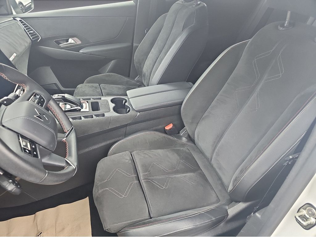 DS Automobiles DS 7 Crossback E-Tense 225 Performance Line +